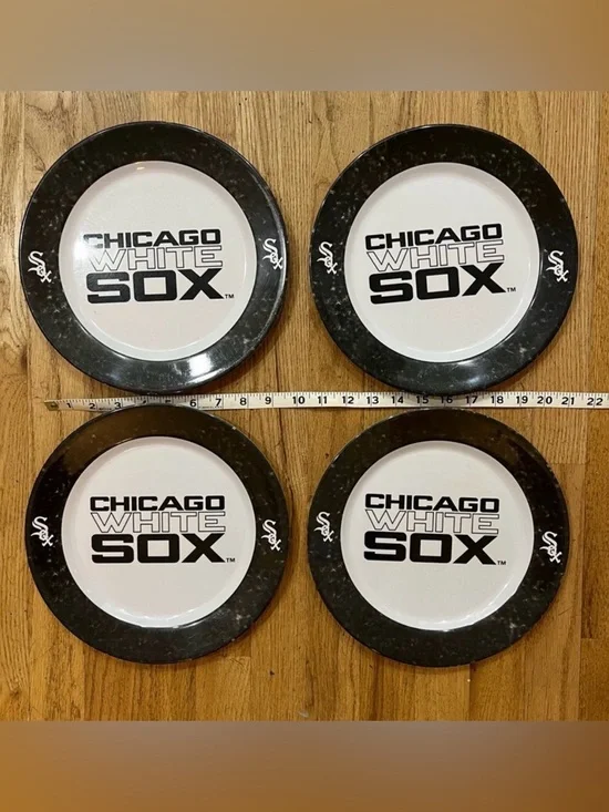 Play Ball! MLB Official White Sox Hat & 4 Licensed White Sox Plastic 10” Plates - Picture 2 of 11